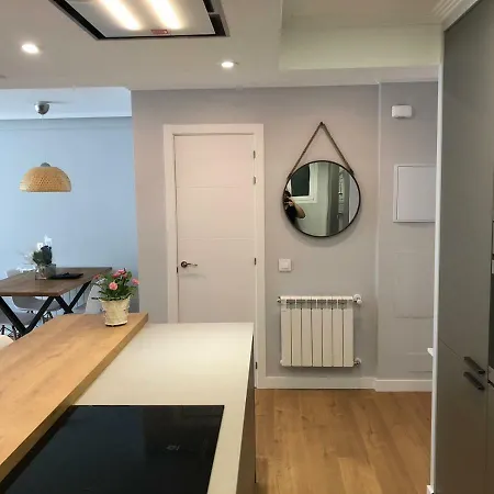 Moderno Céntrico Y Soleado Appartamento